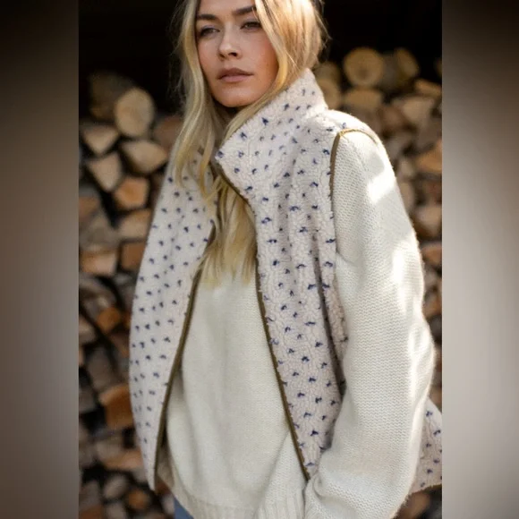 Marea ivory and blue Sherpa vest - Picture 3 of 6